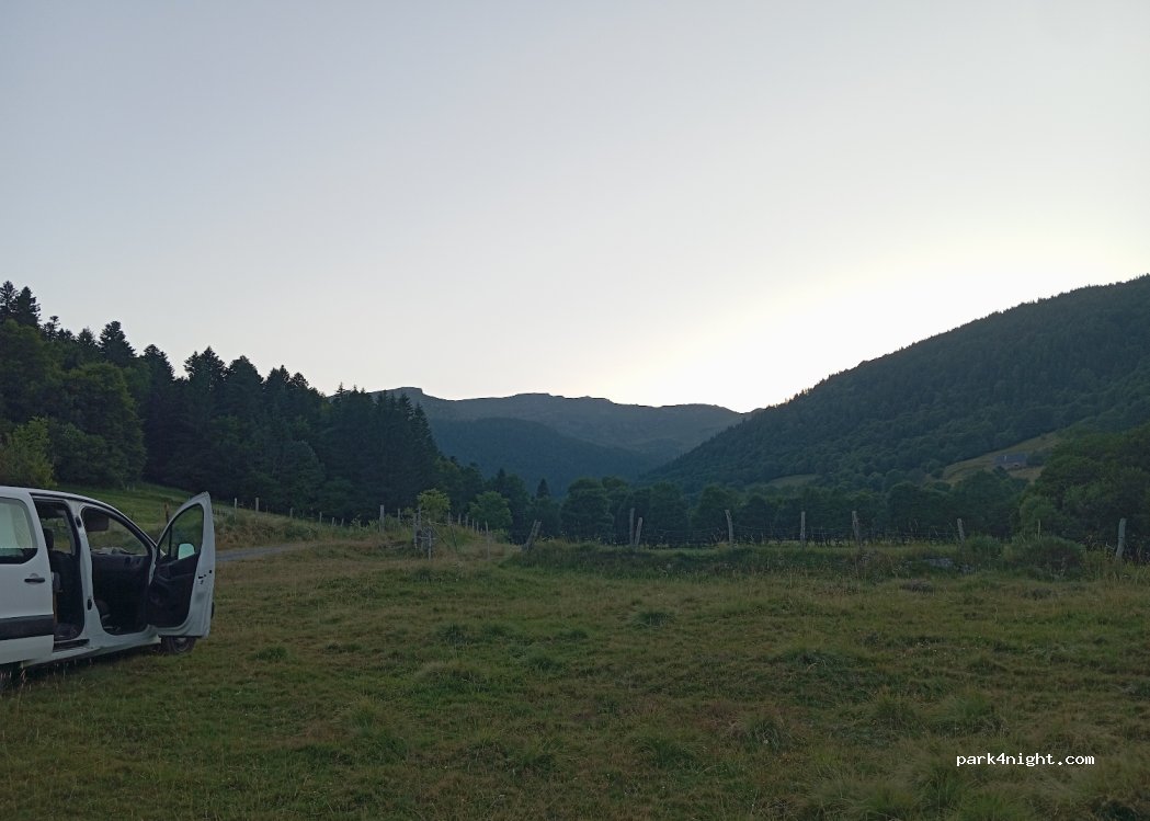 (15300) Albepierre-Bredons - — foto
