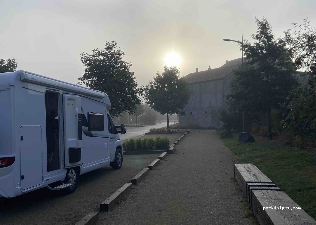 (43500) Craponne-sur-Arzon - 6 Place de la Gare — foto