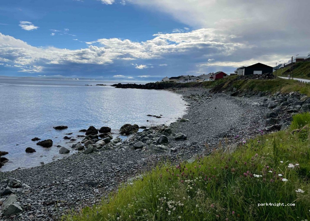 (9750) Honningsvåg - 53 Nordvågveien — foto