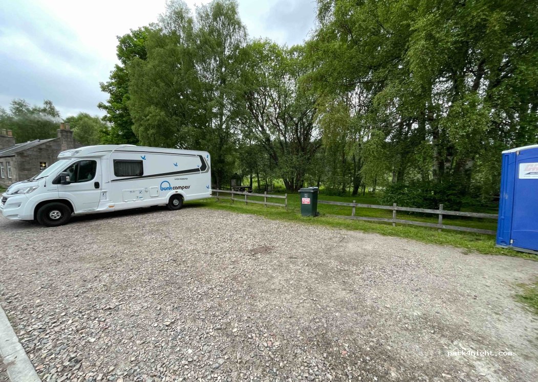 (AB37 9AB) Ballindalloch - 2 B9137 — foto