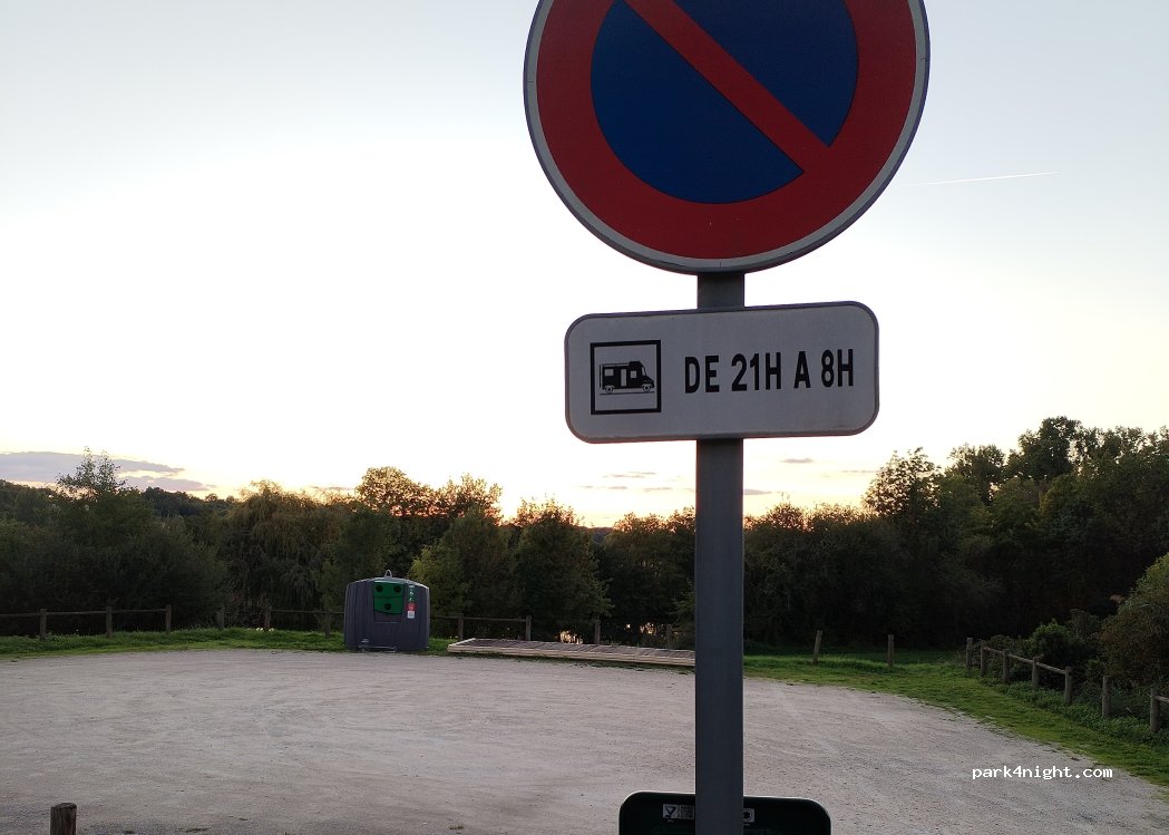(16440) Sireuil - 41 L'Angle — foto