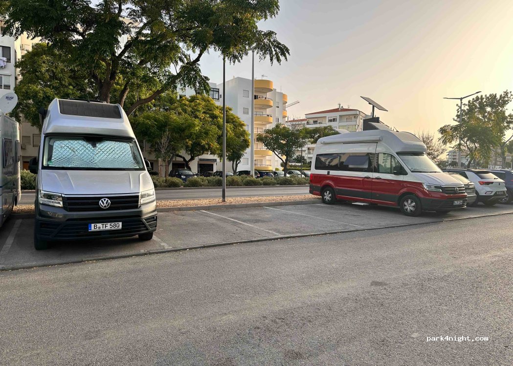 (8125-153) Quarteira - 1 Avenida Francisco Sá Carneiro — foto 2