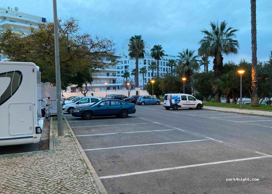 (8125-153) Quarteira - 1 Avenida Francisco Sá Carneiro — foto 3