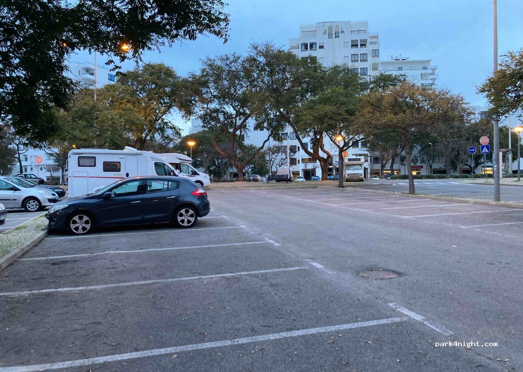 (8125-153) Quarteira - 1 Avenida Francisco Sá Carneiro — foto 4