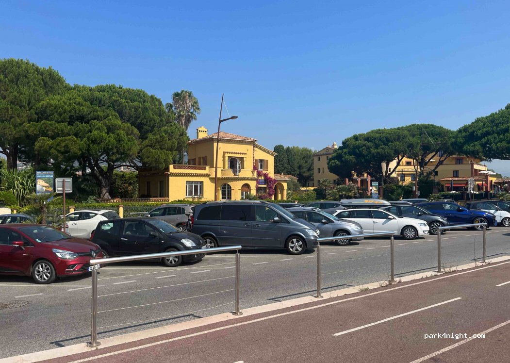 (06210) Mandelieu-la-Napoule - Avenue Henry Clews — foto 2