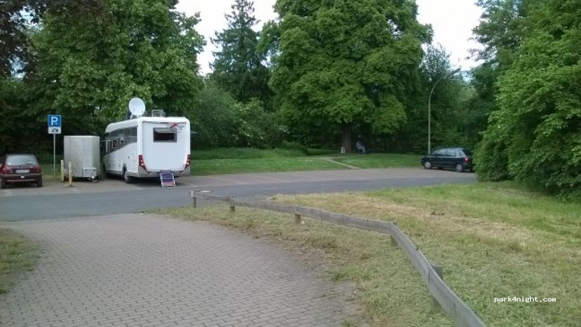 Wohnmobilstellplatz Südwall in Hessisch Oldendorf — foto