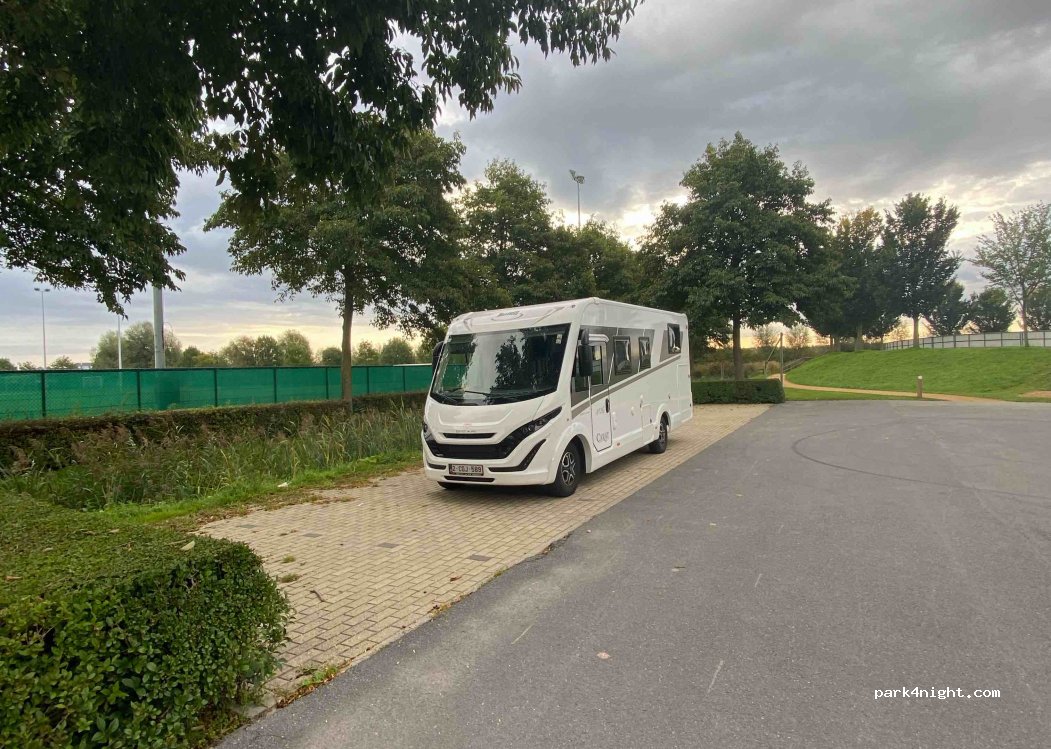 (8400) Oostende - Sportparklaan — foto 3