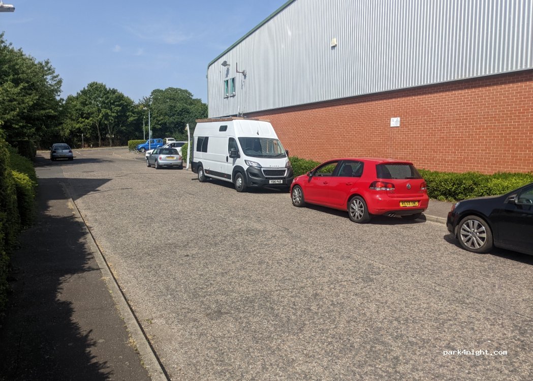 (CB10 2TN) Saffron Walden - 2 Saint James Court — foto