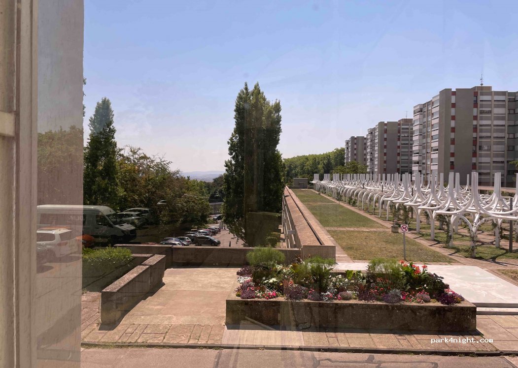 (69300) Caluire-et-Cuire - 1 Place Louis Braille — foto