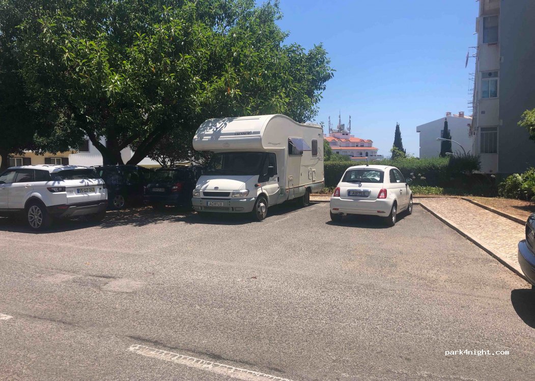 (2780-310) Oeiras - 17 Praceta Areais — foto 2