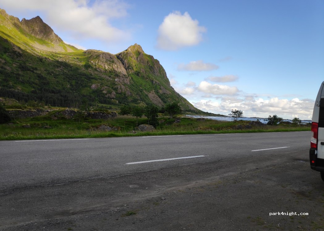 (8370) Leknes - 762 Valbergsveien — foto