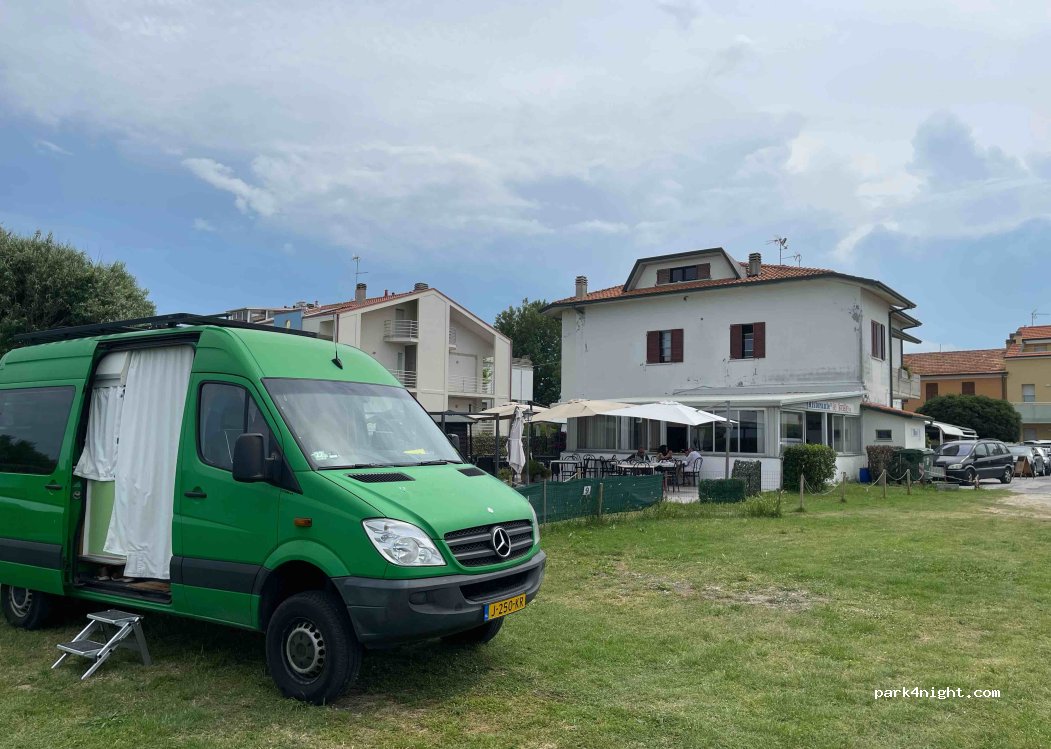 (61032) Fano - 35 Via Fratelli Zuccari — foto