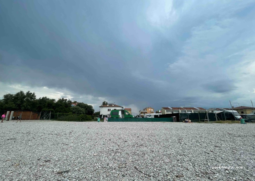 (61032) Fano - 35 Via Fratelli Zuccari — foto 2