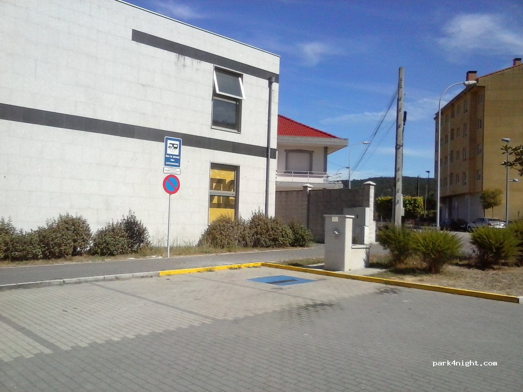 (15110) Ponteceso - 51 Avenida Bergantiños — foto