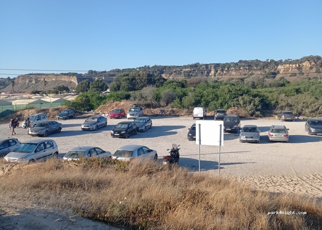 (2825) Costa da Caparica - 22 Rua Frei Bartolomeu Assunção — foto 2