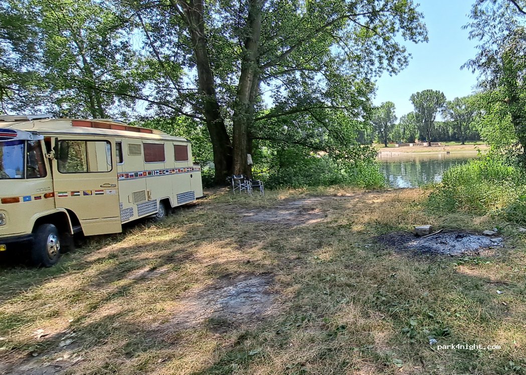(927 05) Šaľa - Fraňa Kráľa — foto