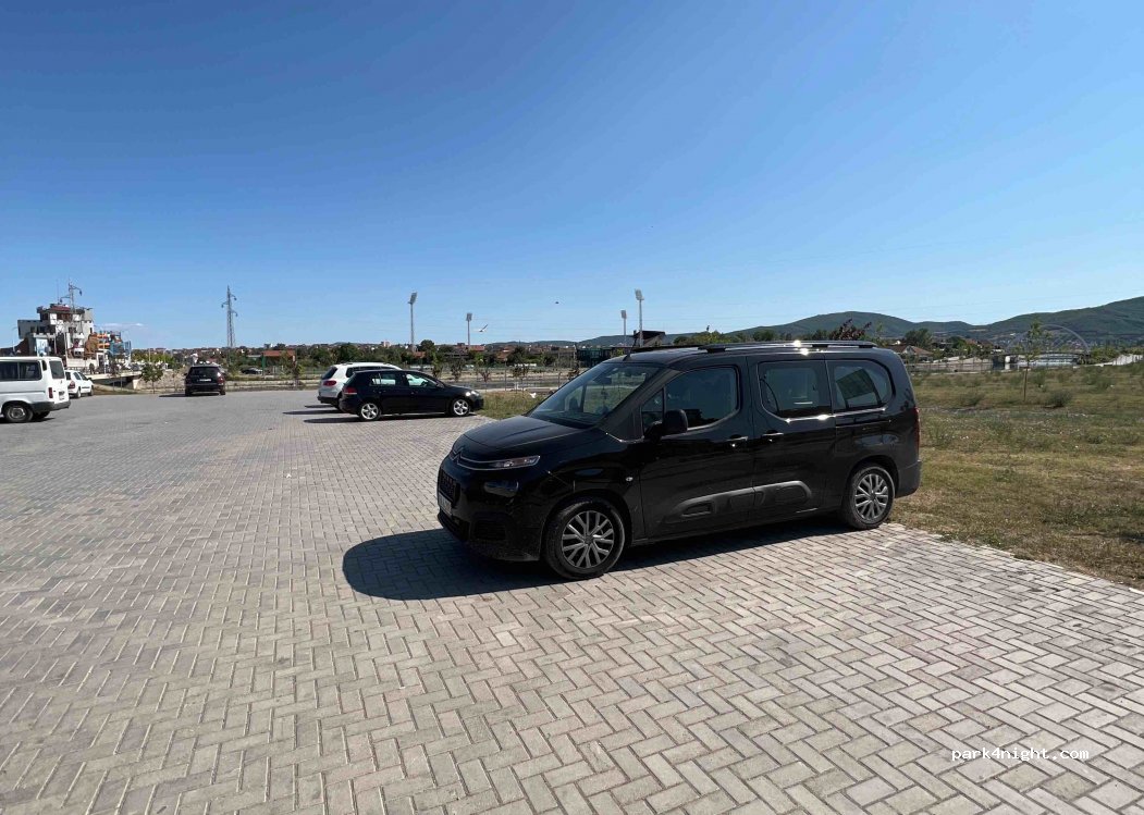 (40000) Mitrovicë - Unnamed Road — foto