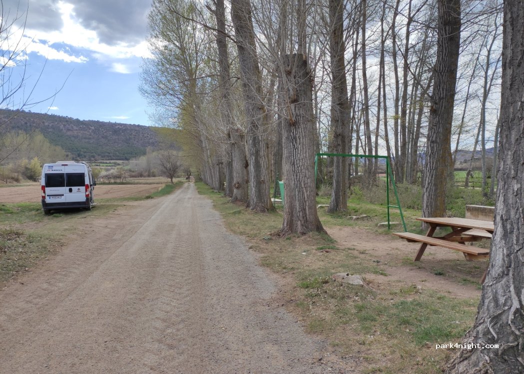 (44111) Torres de Albarracín - 5 Calle Carretera — foto 4