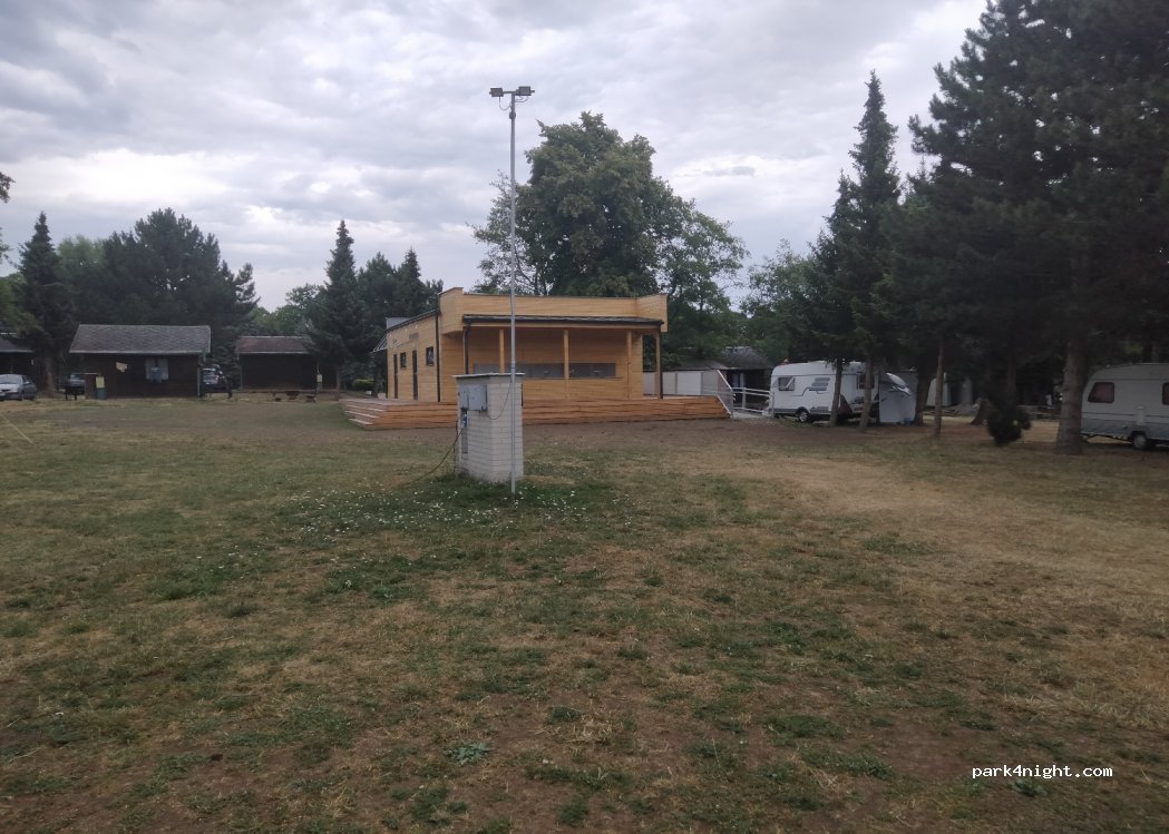 Autokemp a koupaliště Červený Hrádek — foto 2