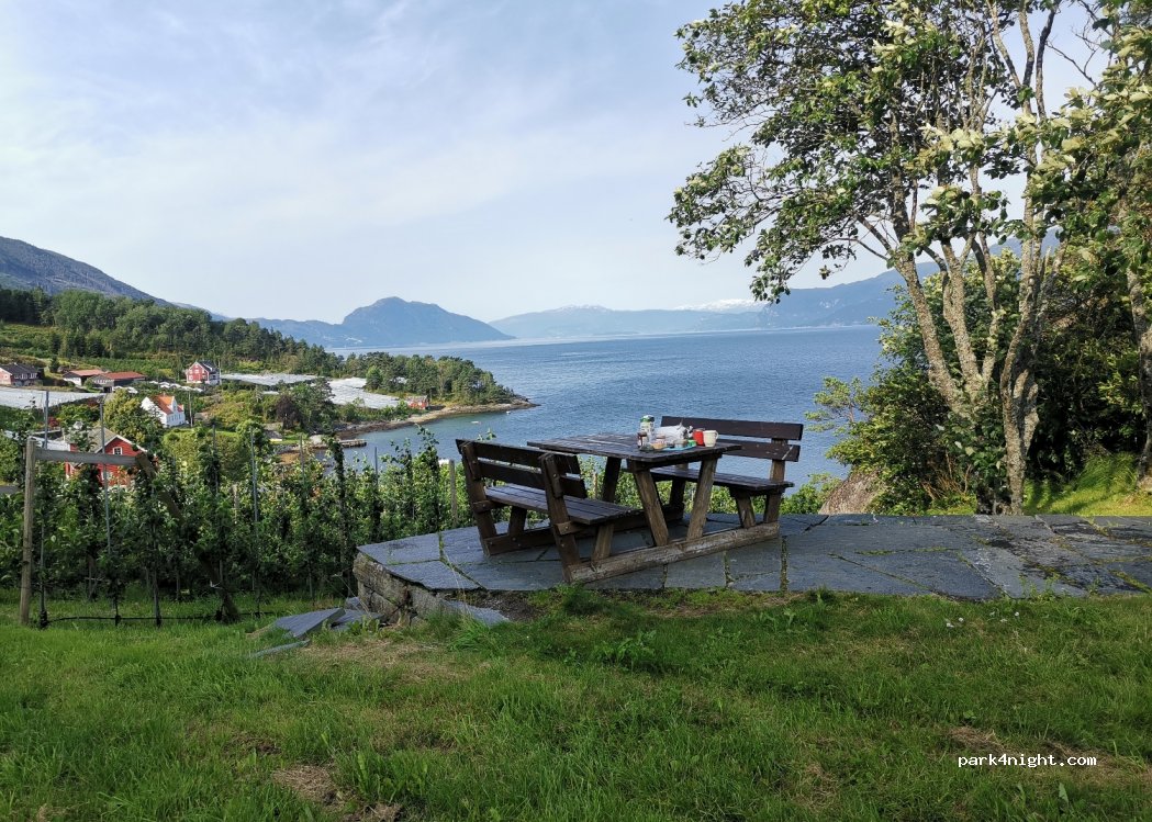 (5778) Utne - 4555 Fjordavegen — foto