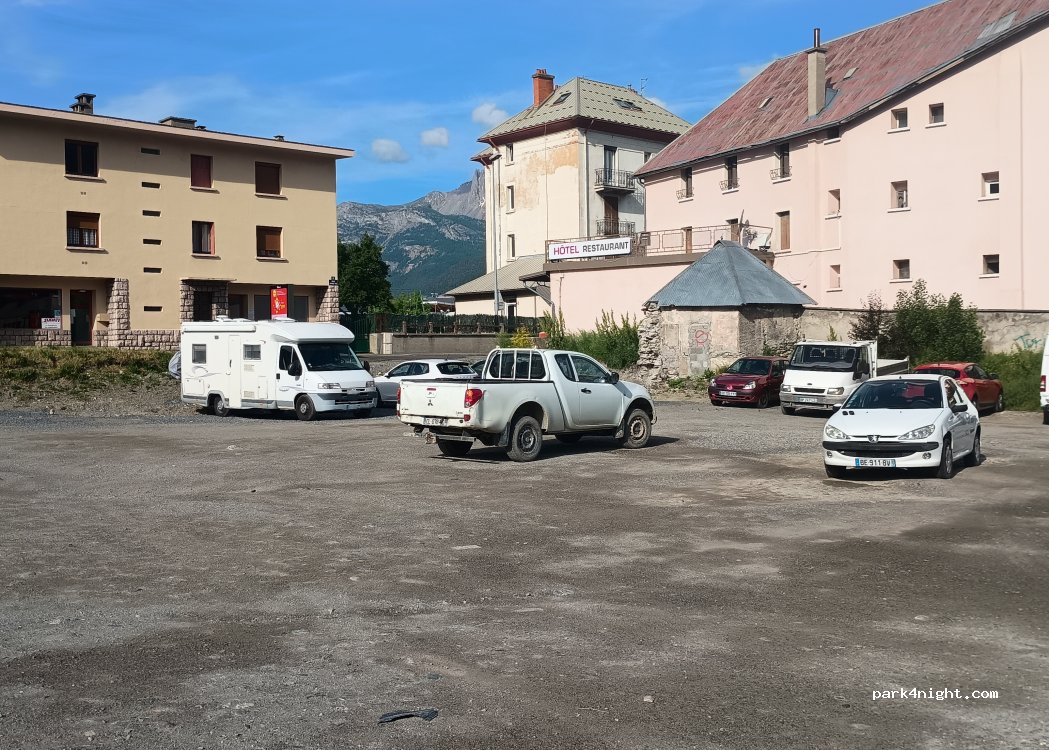 (05100) Briançon - 48 Rue Pasteur — foto 4