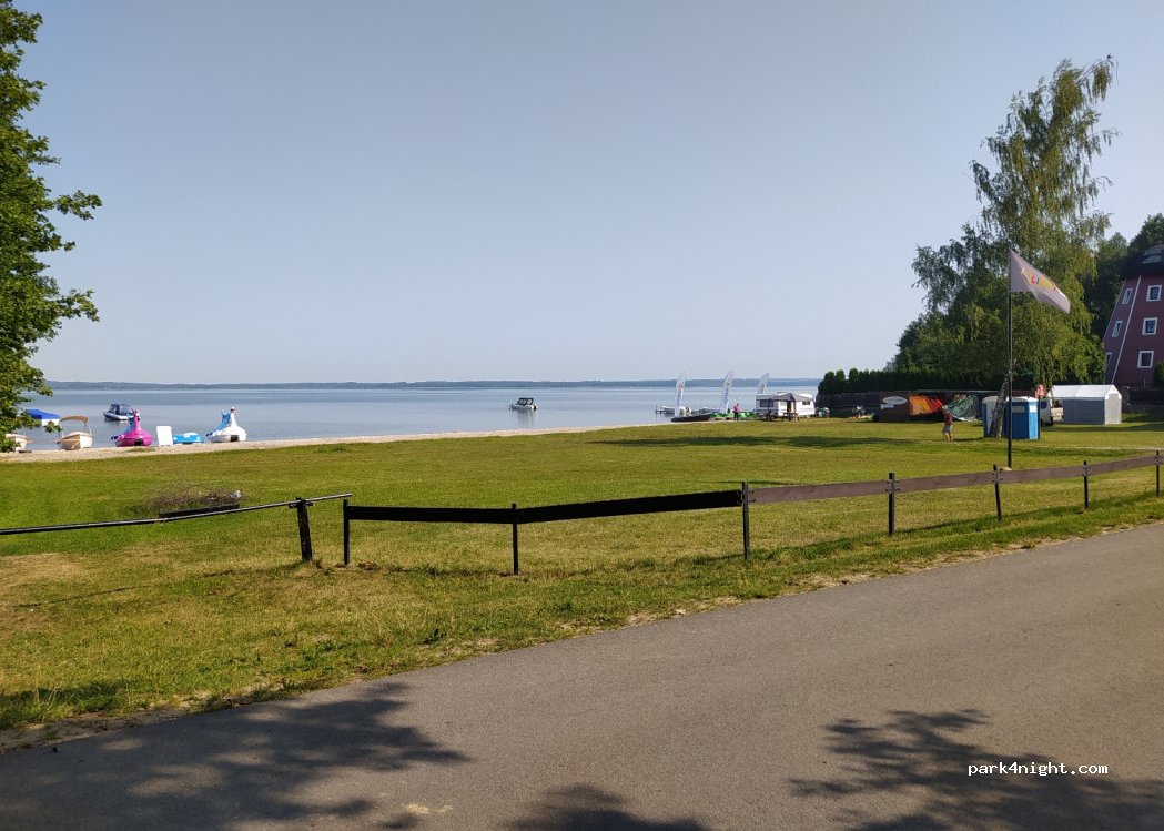 (12-250) Nowe Guty - Unnamed Road — foto