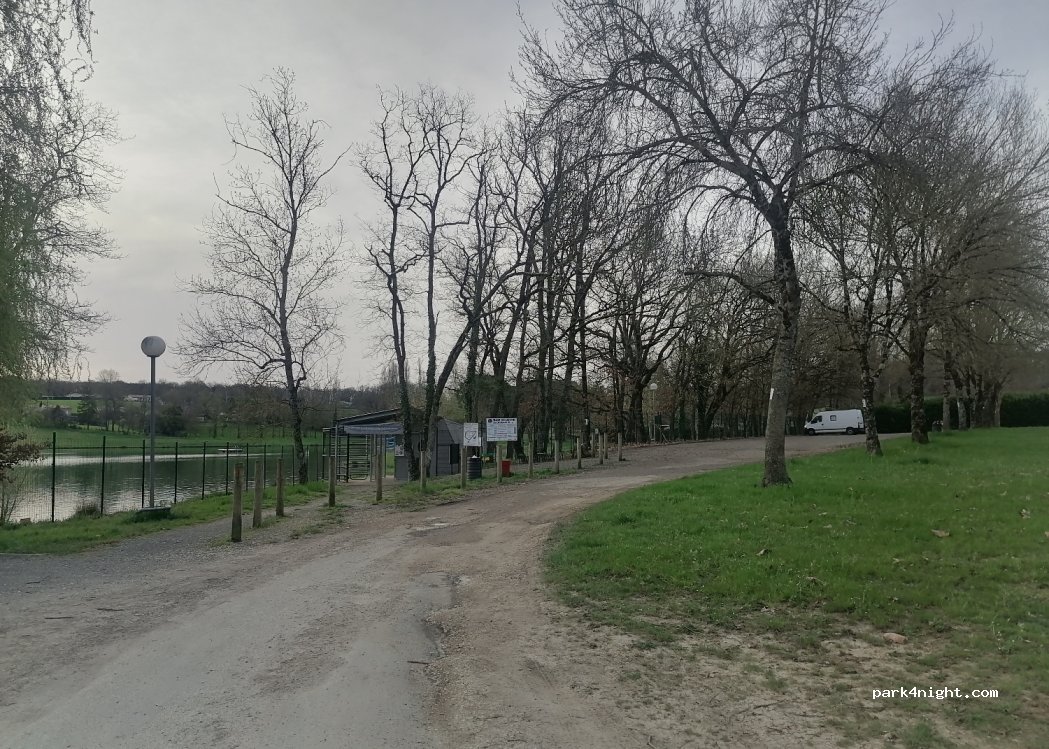 (47290) Lougratte - Unnamed Road — foto 2