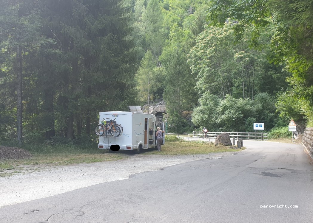 (38080) Carisolo - 2 Via Val di Genova — foto