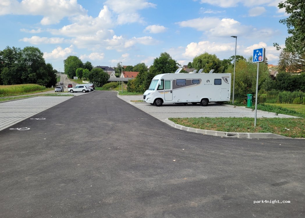 Aire de camping-car Wiwersheim — foto