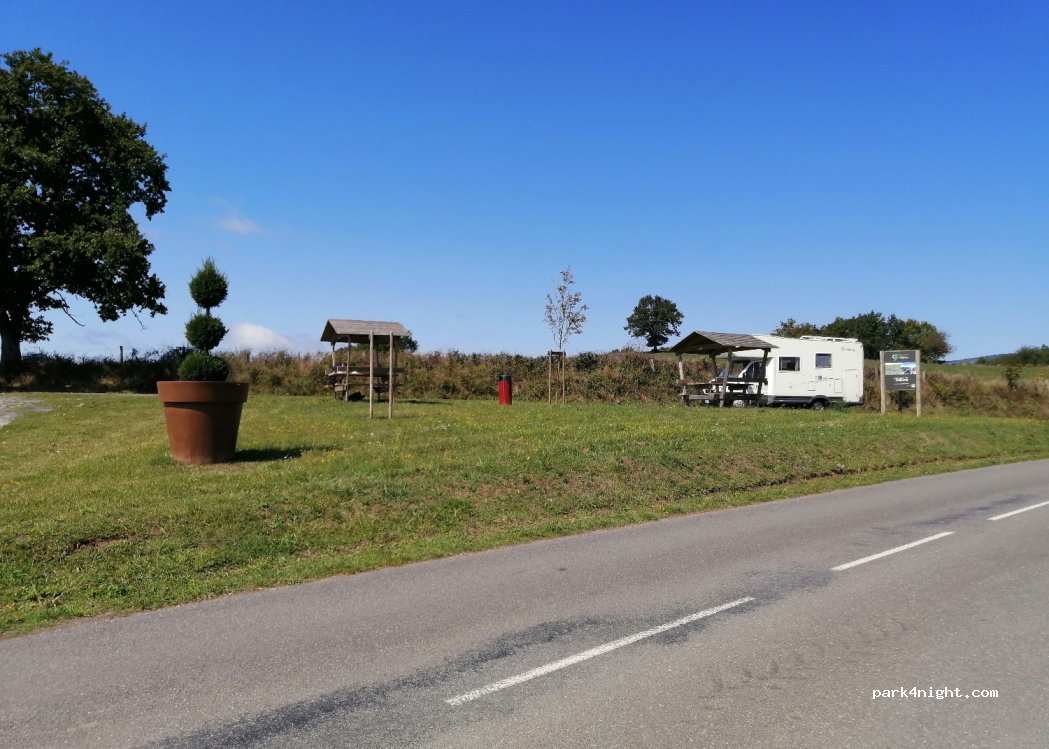 (48340) Saint-Germain-du-Teil - D52 — foto 4