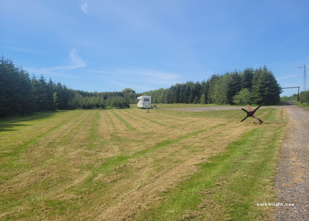 Camper Parkering Panzermuseum East — foto 5