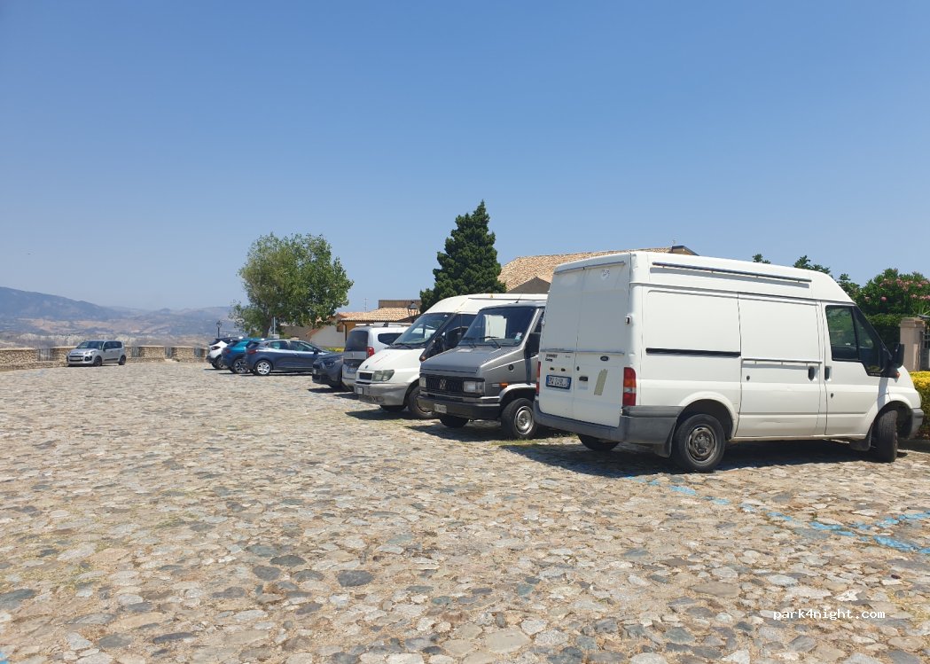 (89040) Gerace - 27 Via Caduti sul Lavoro — foto