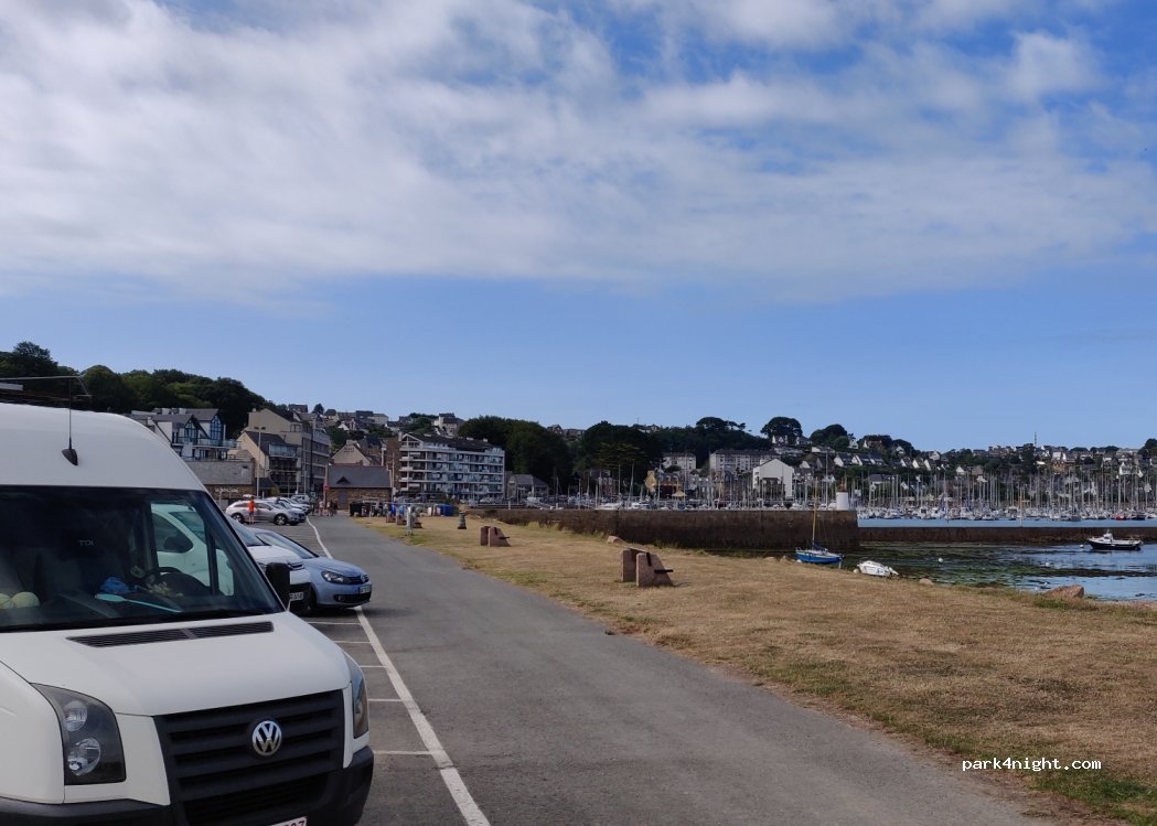 (22700) Perros-Guirec - Esplanade de la douane — foto