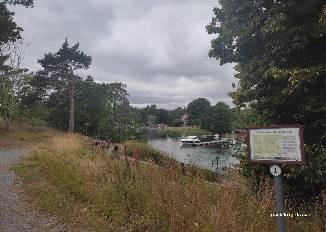 (139 73) Djurhamn - 43 Djurö kyrkväg — foto 2