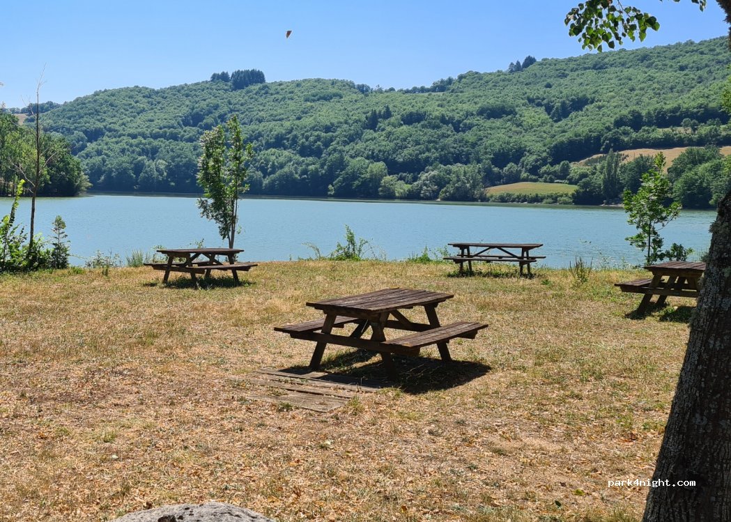 (12130) Sainte-Eulalie-d'Olt - 7 Rue des Berges — foto 3