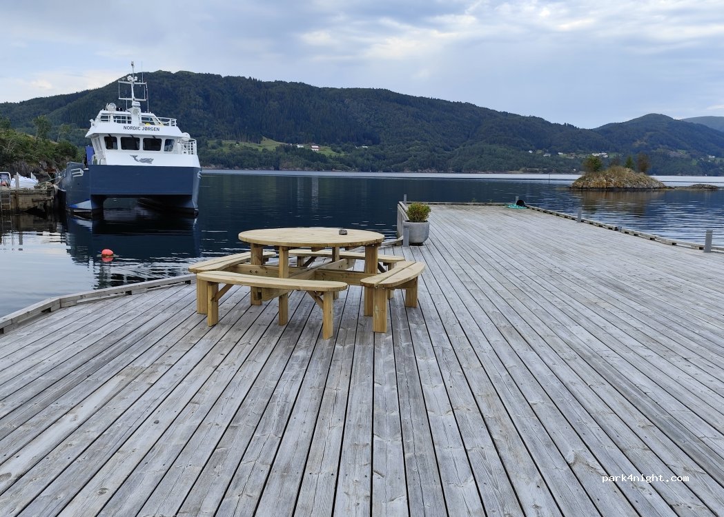 (6493) Lyngstad - 5 Naustvikvegen — foto 4