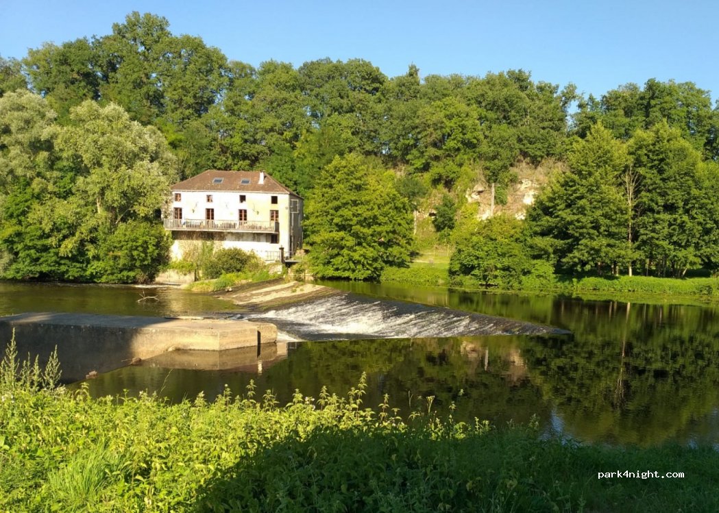 (86500) Montmorillon - 5000 Le Sejour — foto