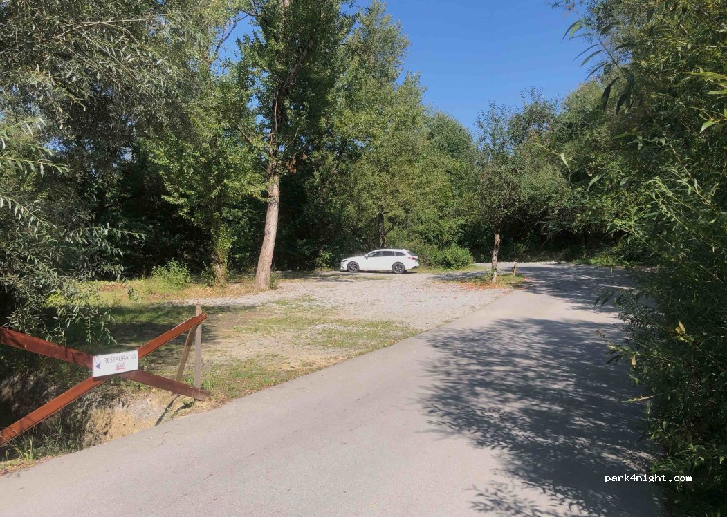 (013 03) Varín - Unnamed Road — foto 2