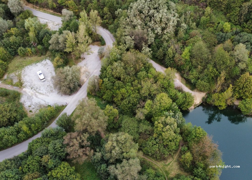 (013 03) Varín - Unnamed Road — foto 4