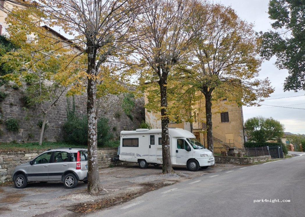 (61021) Frontino - 5 Viale Europa Unita — foto