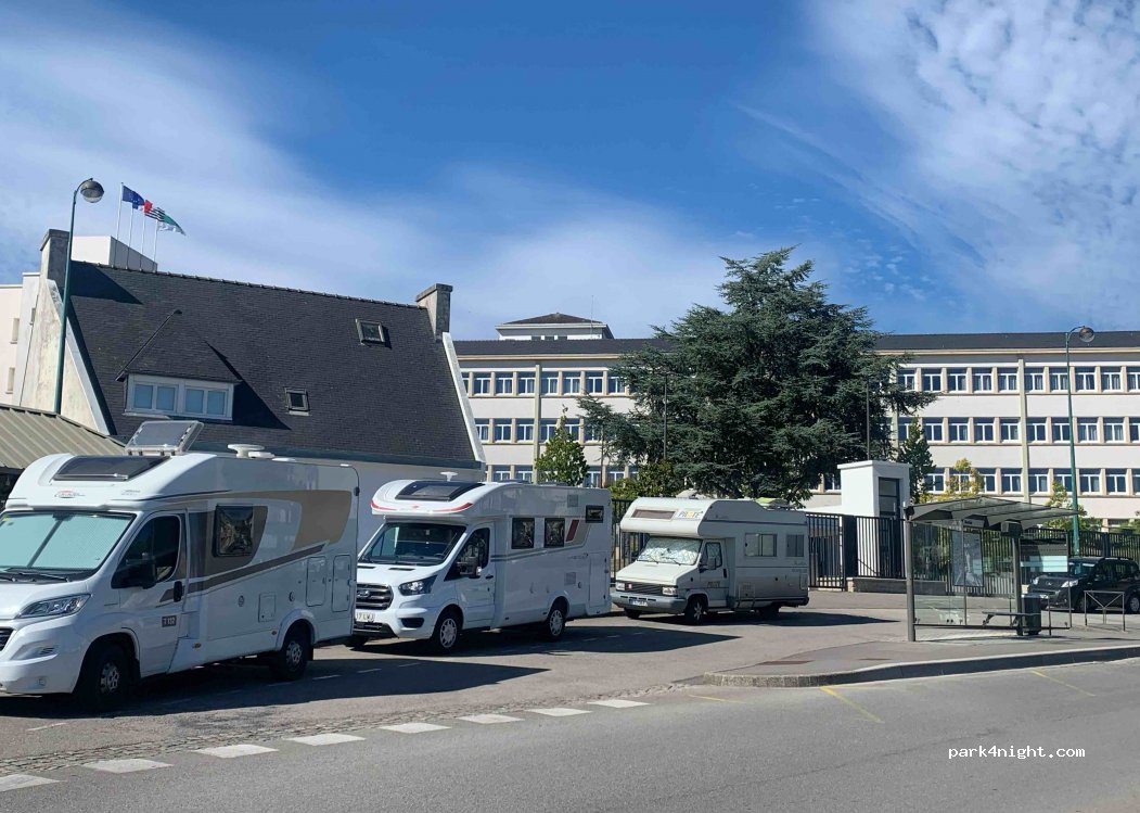 (29000) Quimper - 20 Place de la Tourbie — foto