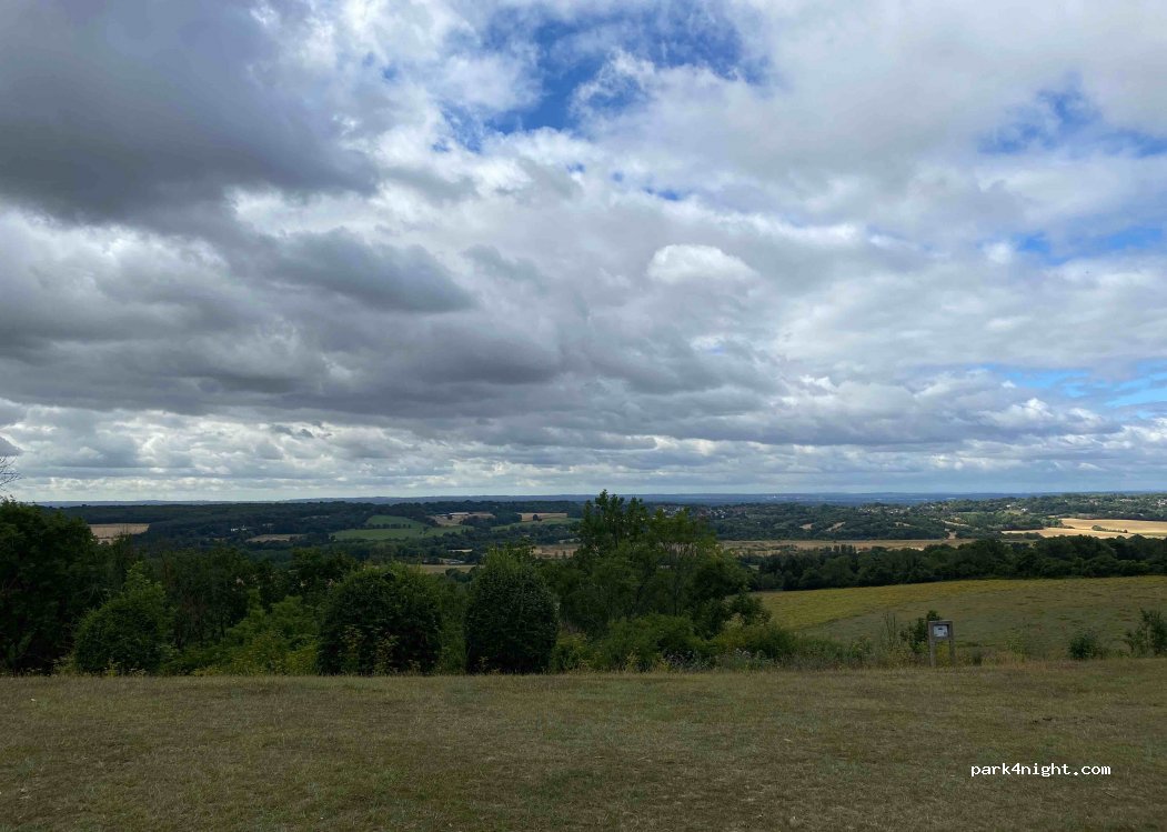 (CR3 6TH) Caterham - Gravelly Hill — foto 2