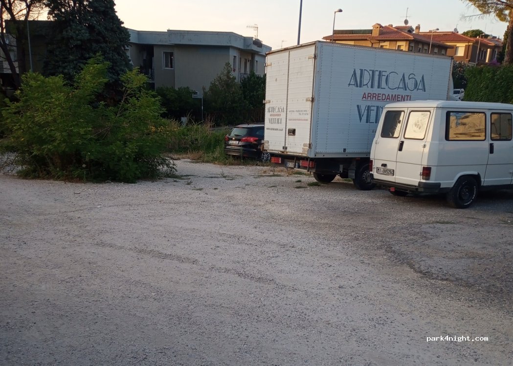 (60124) Ancona - 1 Via Urbano Salvolini — foto