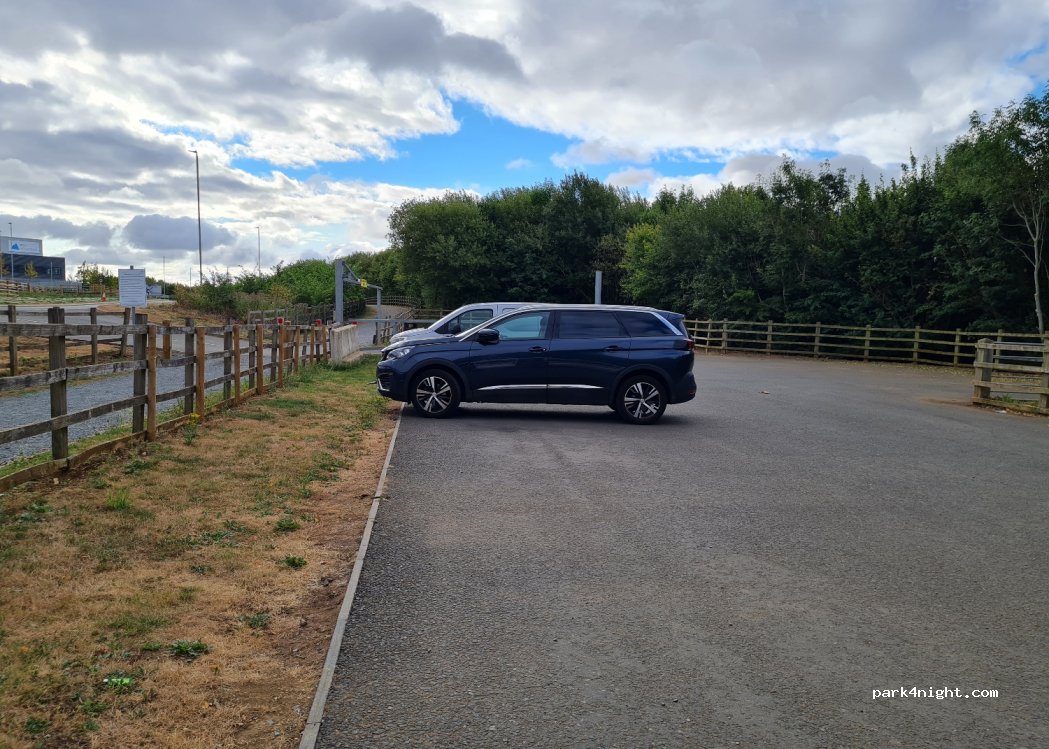 (NN14) Kettering - Unnamed Road — foto