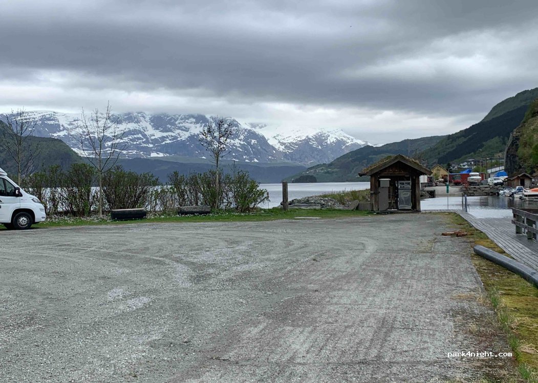 (6817) Naustdal - 22 Gamlevegen — foto