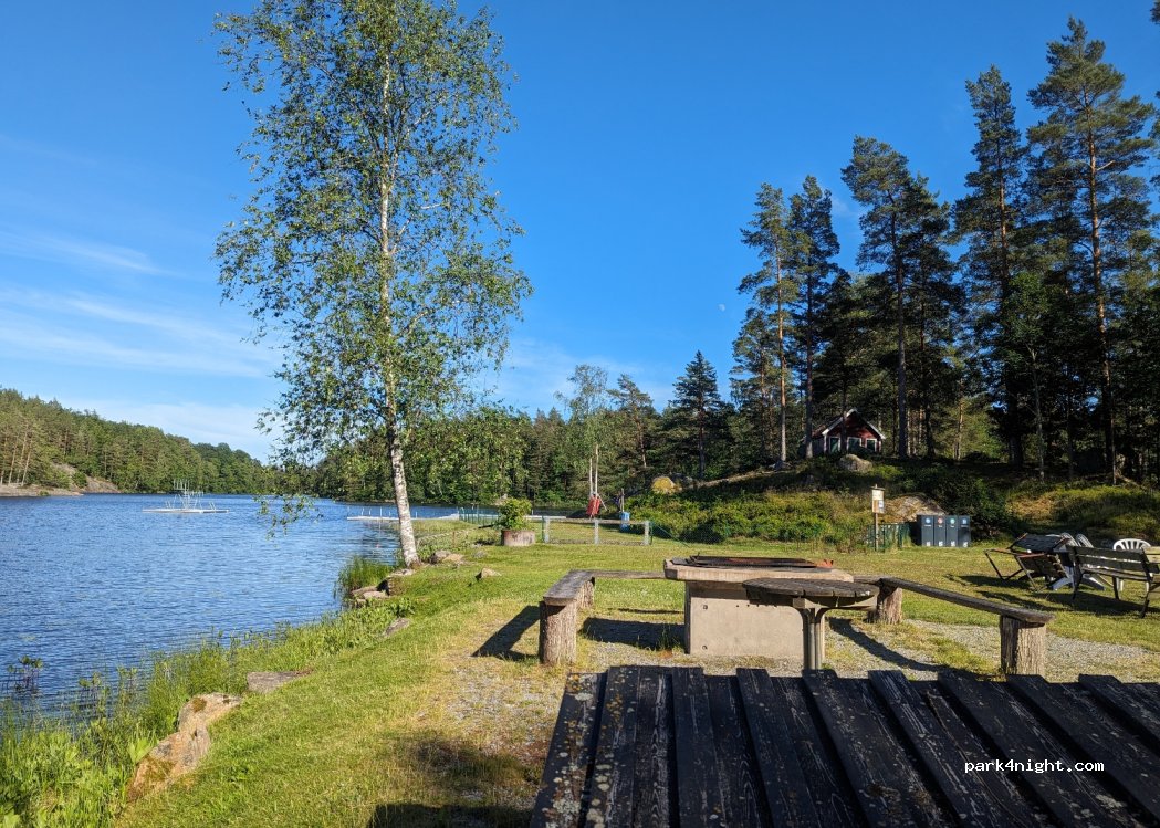 (374 95) Trensum - 1280 Halasjövägen — foto