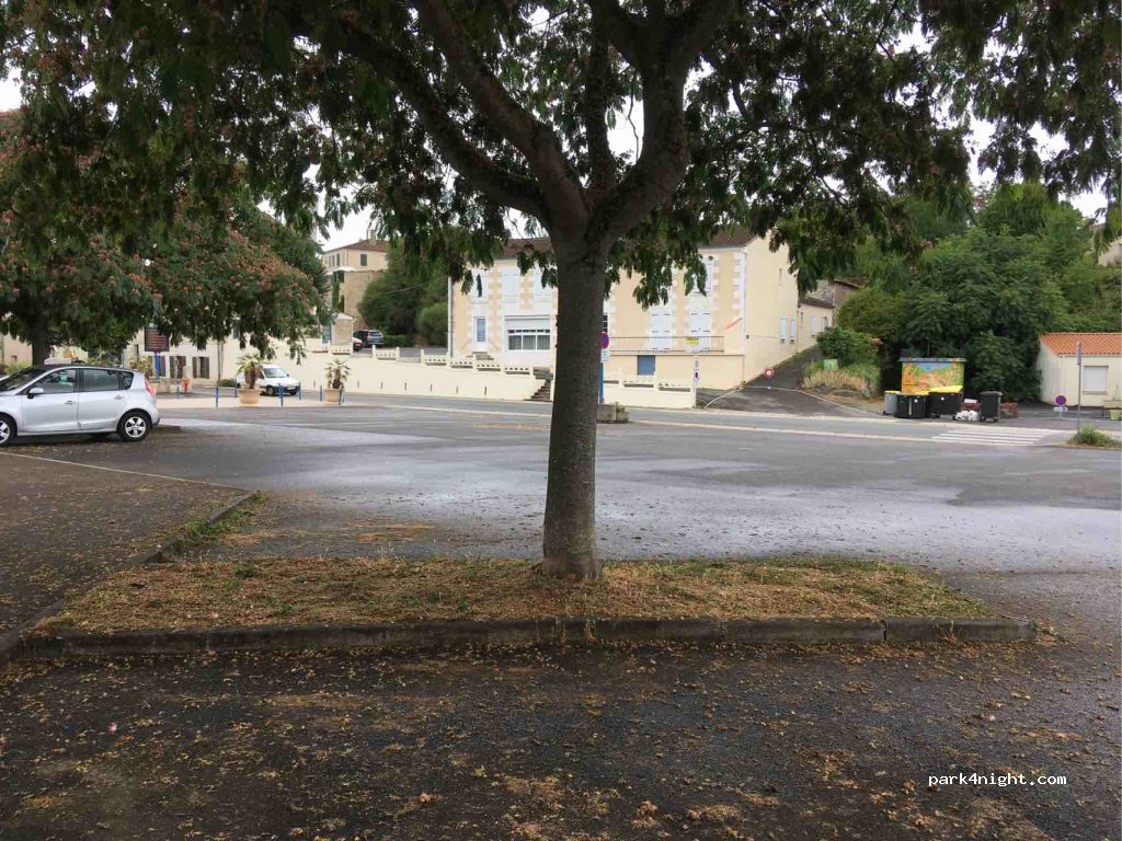 (85490) Benet - 1b Rue de la Combe — foto