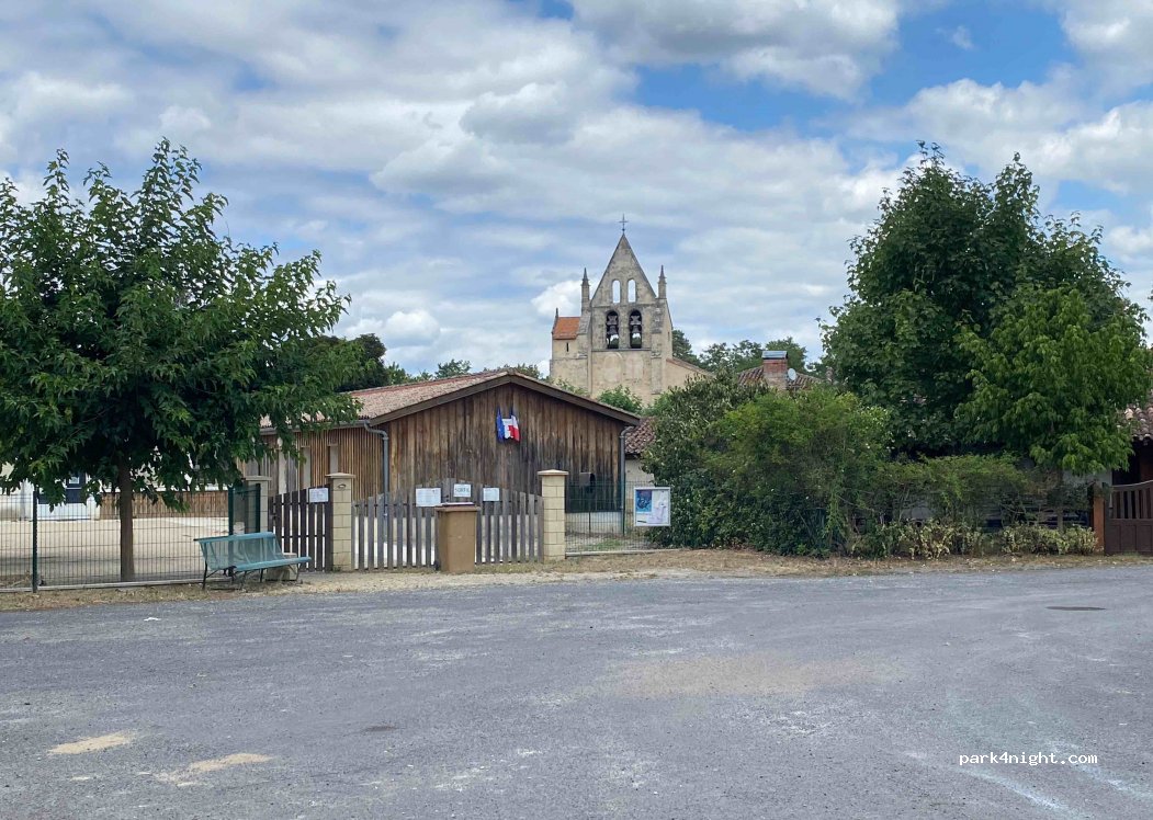 (33113) Saint-Léger-de-Balson - 21 Le Bourg — foto