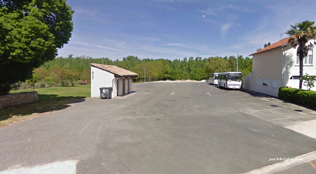 (17150) Saint-Bonnet-sur-Gironde - 11 Rue des Écoles — foto