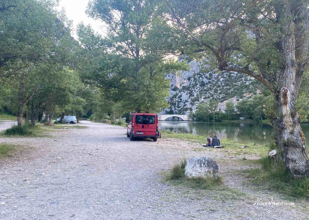 (83670) Montmeyan - D13 — foto 2